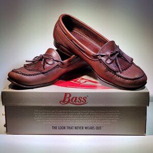 VINTAGE G H  BASS CLARKSON TWOTONE KILTIE...BOW TASSEL WEEJUNS...ORIGINAL BOX